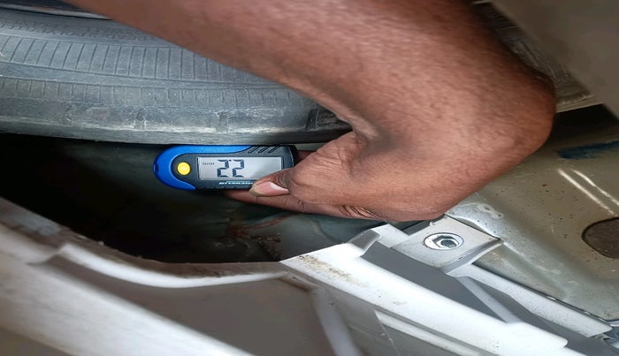 2019 Mahindra XUV300 W8 (O) 1.2 PETROL, Petrol, Manual, 1,18,341 km, tyre