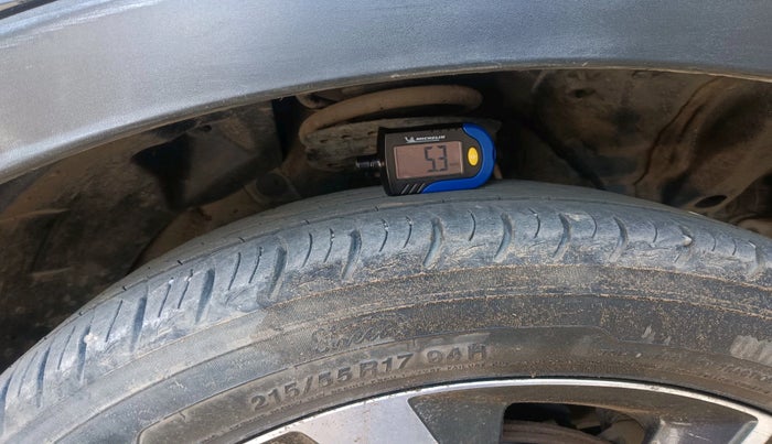 2019 Mahindra XUV300 W8 (O) 1.2 PETROL, Petrol, Manual, 1,18,341 km, tyre