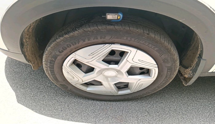 2025 Tata NEXON Pure Plus 1.2 iCNG 6MT, CNG, Manual, 2,512 km, tyre