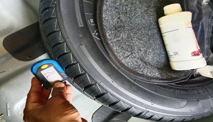 2024 Hyundai AURA SX 1.2, Petrol, Manual, 37,741 km, tyre