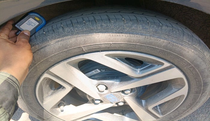 2024 Hyundai AURA SX 1.2, Petrol, Manual, 37,741 km, tyre