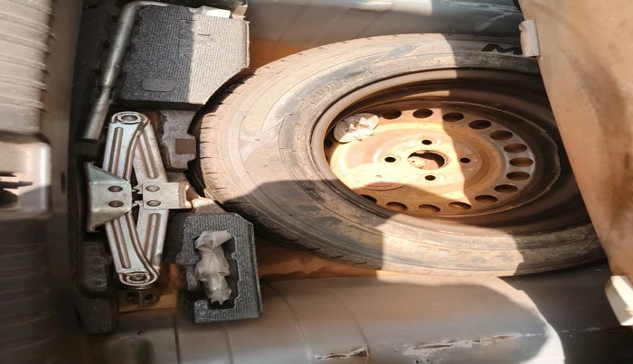 2017 Honda Amaze 1.2L I-VTEC S OPT, Petrol, Manual, 83,348 km, tyre