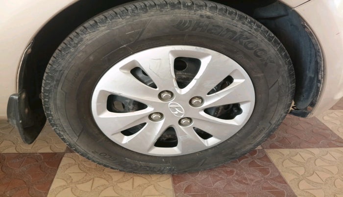 2011 Hyundai i10 MAGNA 1.2, Petrol, Manual, 82,109 km, tyre