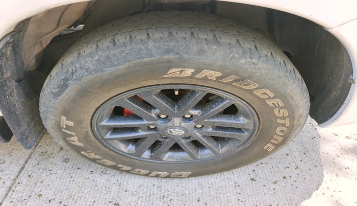 2016 Toyota Fortuner 3.0 4X2 MT, Diesel, Manual, 1,44,881 km, tyre