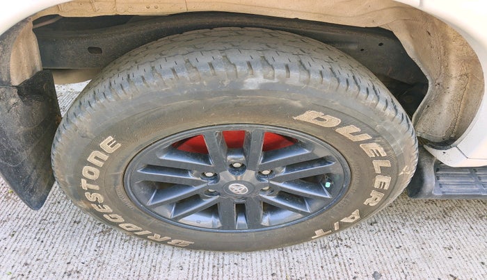 2016 Toyota Fortuner 3.0 4X2 MT, Diesel, Manual, 1,44,881 km, tyre