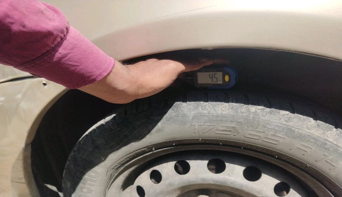 2011 Toyota Etios G, CNG, Manual, 2,25,833 km, tyre