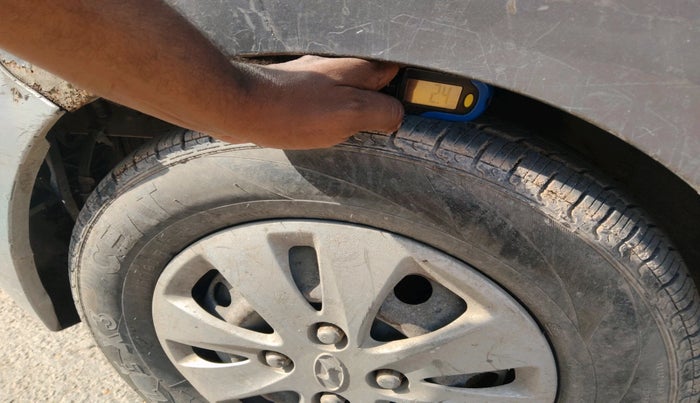 2013 Hyundai Grand i10 MAGNA 1.2 KAPPA VTVT, Petrol, Manual, 1,02,523 km, tyre