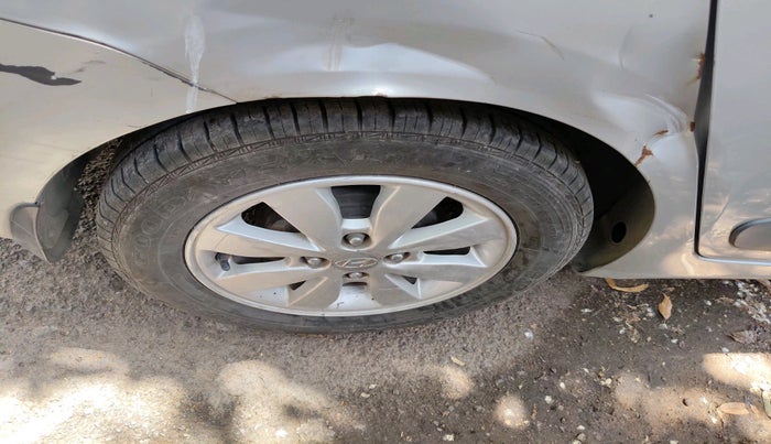 2014 Hyundai Xcent SX 1.2, Petrol, Manual, 2,85,659 km, tyre