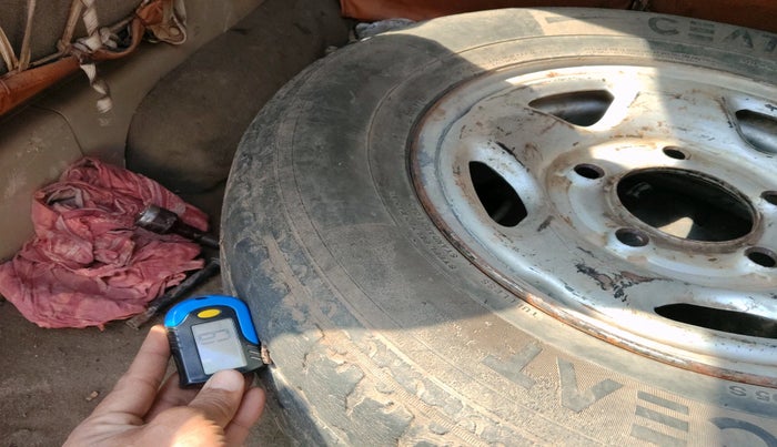 2014 Tata Safari 4X2 LX DICOR, Diesel, Manual, 1,30,629 km, tyre