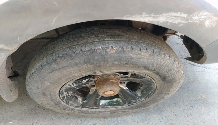 2014 Tata Safari 4X2 LX DICOR, Diesel, Manual, 1,30,629 km, tyre