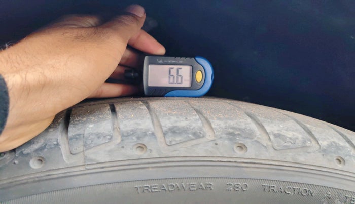 2024 Audi A4 40 TFSI Technology, Petrol, Automatic, 16,692 km, tyre