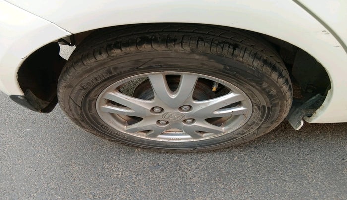 2015 Honda Brio VX AT, Petrol, Automatic, 1,19,999 km, tyre