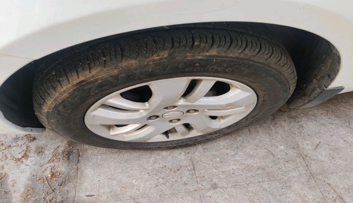 2012 Maruti Swift Dzire ZDI, Diesel, Manual, 1,51,369 km, tyre