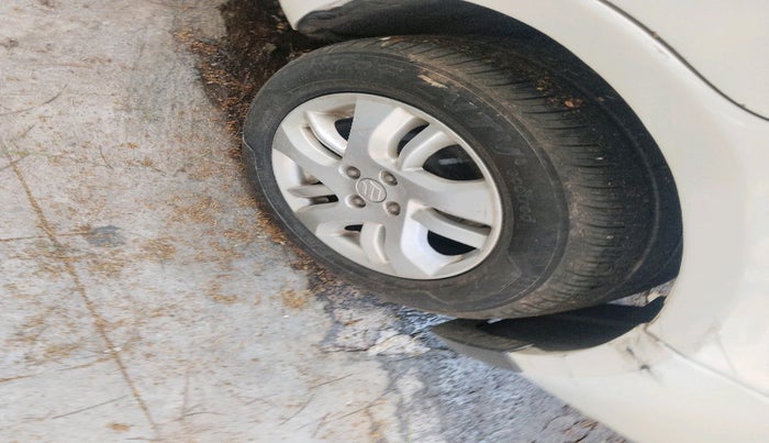 2012 Maruti Swift Dzire ZDI, Diesel, Manual, 1,51,369 km, tyre