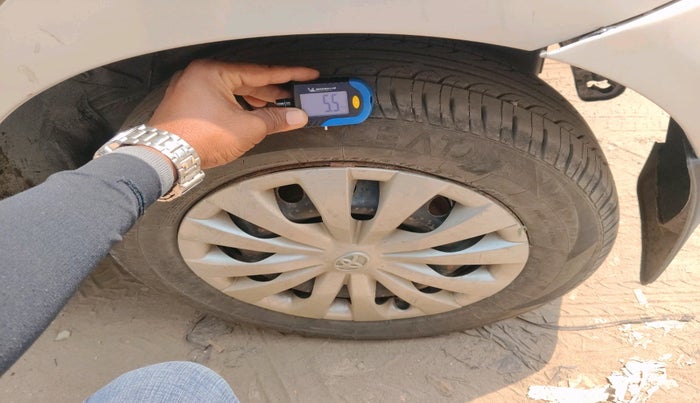 2012 Toyota Etios Liva GD, Diesel, Manual, 1,15,327 km, tyre