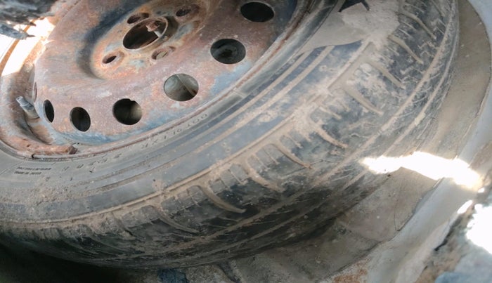 2012 Toyota Etios Liva GD, Diesel, Manual, 1,15,327 km, tyre