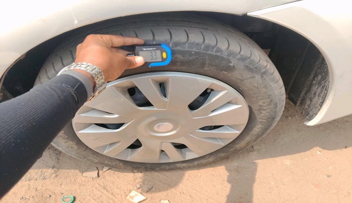 2012 Toyota Etios Liva GD, Diesel, Manual, 1,15,327 km, tyre