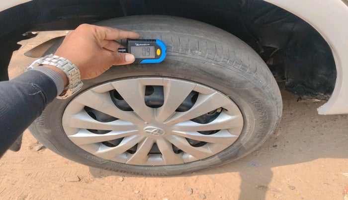 2012 Toyota Etios Liva GD, Diesel, Manual, 1,15,327 km, tyre