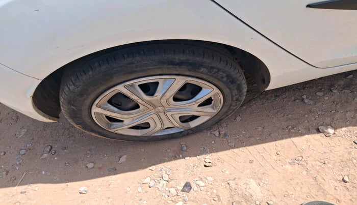 2023 Tata ALTROZ XM PLUS CNG, CNG, Manual, 49,887 km, tyre