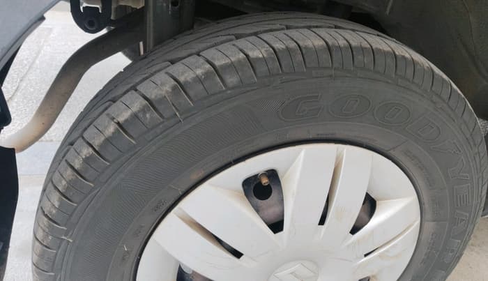 2015 Maruti Alto 800 LXI, Petrol, Manual, 73,000 km, tyre