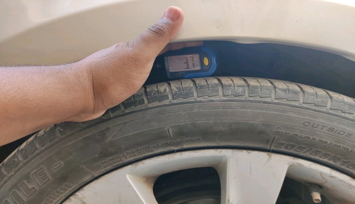 2011 Hyundai Verna FLUIDIC 1.6 VTVT SX, Petrol, Manual, 1,40,009 km, tyre