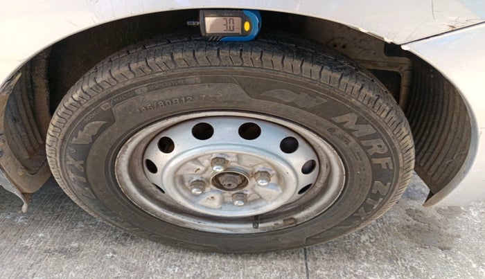 2015 Hyundai Eon ERA +, Petrol, Manual, 32,513 km, tyre