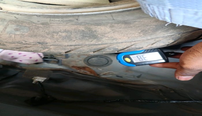 2017 Hyundai Eon ERA +, Petrol, Manual, 48,625 km, tyre