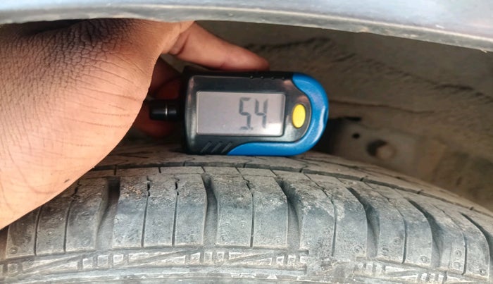 2017 Hyundai Eon ERA +, Petrol, Manual, 48,625 km, tyre