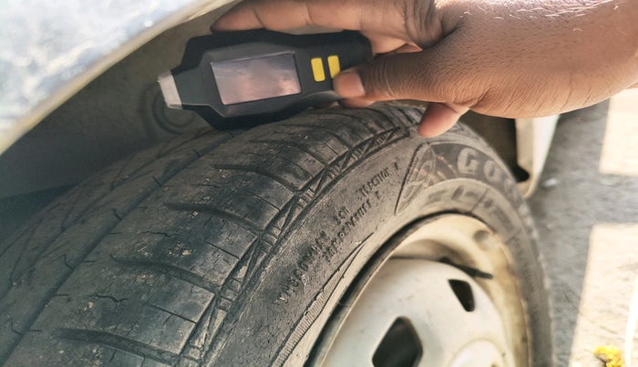 2005 Hyundai Santro Xing XO, Petrol, Manual, 85,983 km, tyre