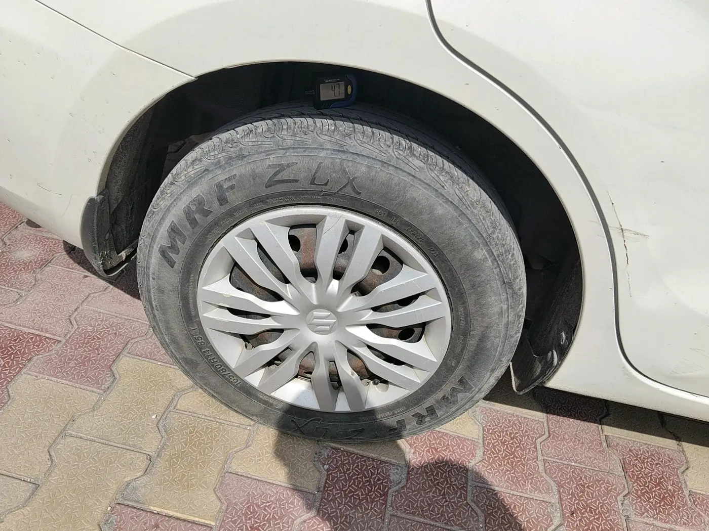 2017 Maruti Dzire VXI, Petrol, Manual, 1,28,408 km, tyre