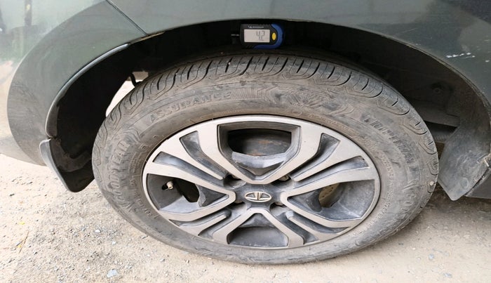 2022 Tata TIGOR XZ PLUS CNG, CNG, Manual, 1,01,304 km, tyre