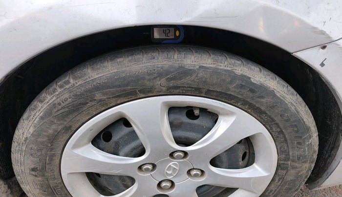 2011 Hyundai Verna FLUIDIC 1.6 VTVT EX, Petrol, Manual, 73,859 km, tyre