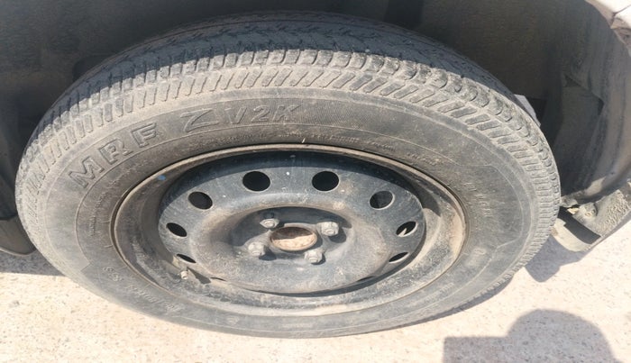 2018 Maruti Swift VXI AMT, Petrol, Automatic, 57,477 km, tyre