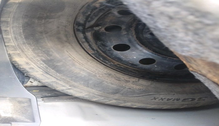 2018 Maruti Swift VXI AMT, Petrol, Automatic, 57,477 km, tyre