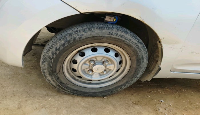 2015 Hyundai Eon ERA +, Petrol, Manual, 44,137 km, tyre