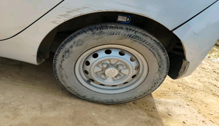 2015 Hyundai Eon ERA +, Petrol, Manual, 44,137 km, tyre