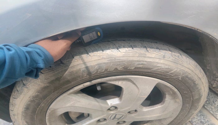 2016 Honda City 1.5L I-VTEC V MT, Petrol, Manual, 1,82,116 km, tyre