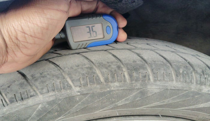 2013 Honda Brio S MT, Petrol, Manual, 47,420 km, tyre