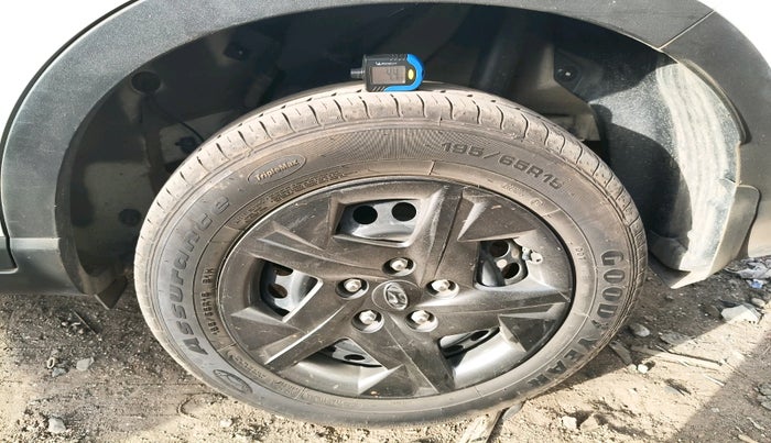 2024 Hyundai VENUE SX 1.2 PETROL, Petrol, Manual, 16,440 km, tyre