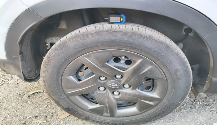 2024 Hyundai VENUE SX 1.2 PETROL, Petrol, Manual, 16,440 km, tyre