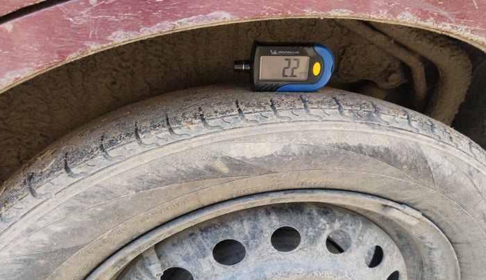 2012 Maruti Wagon R 1.0 VXI, Petrol, Manual, 1,42,812 km, tyre