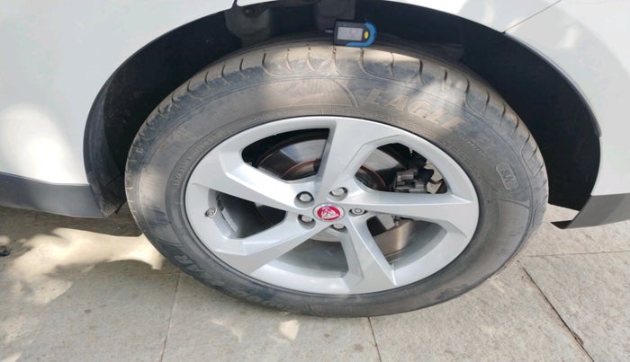 2020 Jaguar F- PACE 2.0 PRESTIGE PETROL, Petrol, Automatic, 32,174 km, tyre