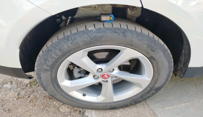 2020 Jaguar F- PACE 2.0 PRESTIGE PETROL, Petrol, Automatic, 32,174 km, tyre