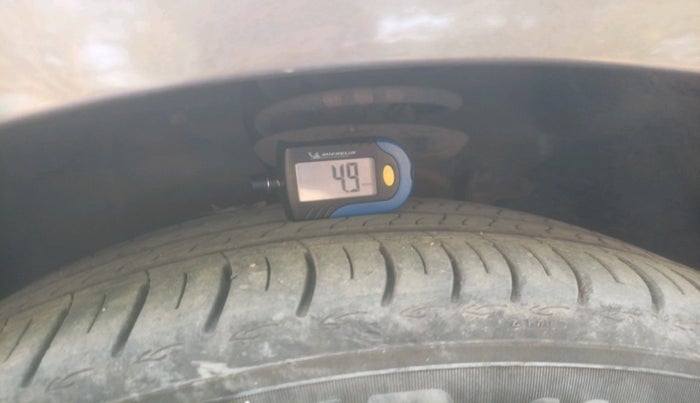 2011 Volkswagen Jetta HIGHLINE TDI AT, Diesel, Automatic, 1,36,910 km, tyre