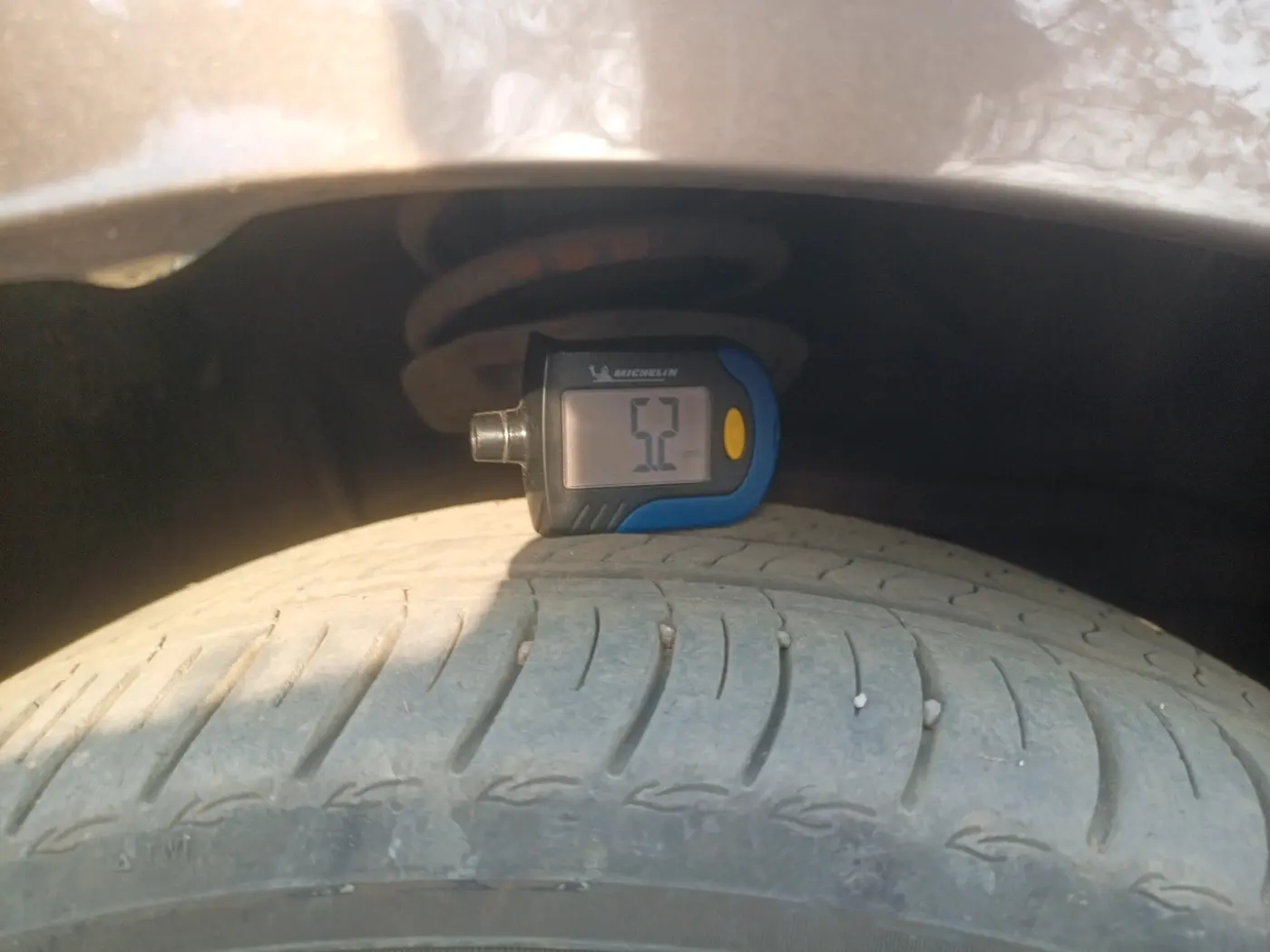 2011 Volkswagen Jetta HIGHLINE TDI AT, Diesel, Automatic, 1,36,910 km, tyre