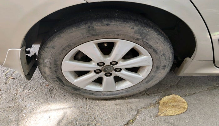 2011 Toyota Corolla Altis G DIESEL, Diesel, Manual, 88,005 km, tyre