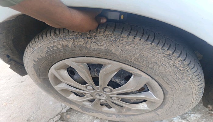 2014 Maruti Swift VDI, Diesel, Manual, 1,27,581 km, tyre