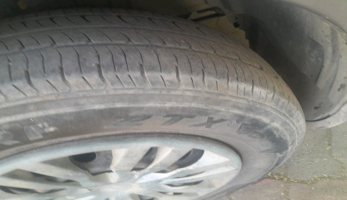 2015 Maruti Swift VDI, Diesel, Manual, 1,69,807 km, tyre