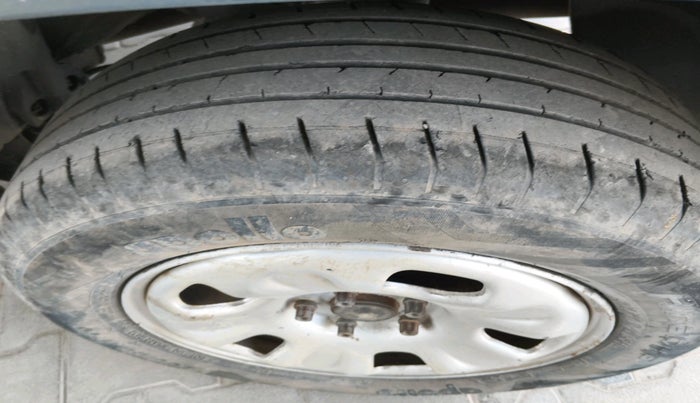 2014 Renault Duster 85 PS RXL DIESEL, Diesel, Manual, 1,60,054 km, tyre