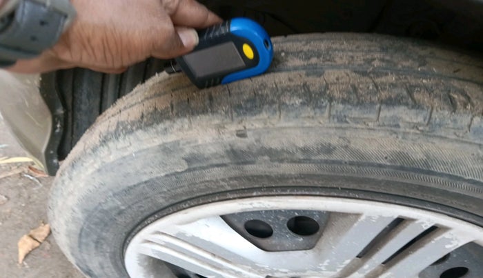 2011 Honda City 1.5L I-VTEC S MT, Petrol, Manual, 1,80,556 km, tyre